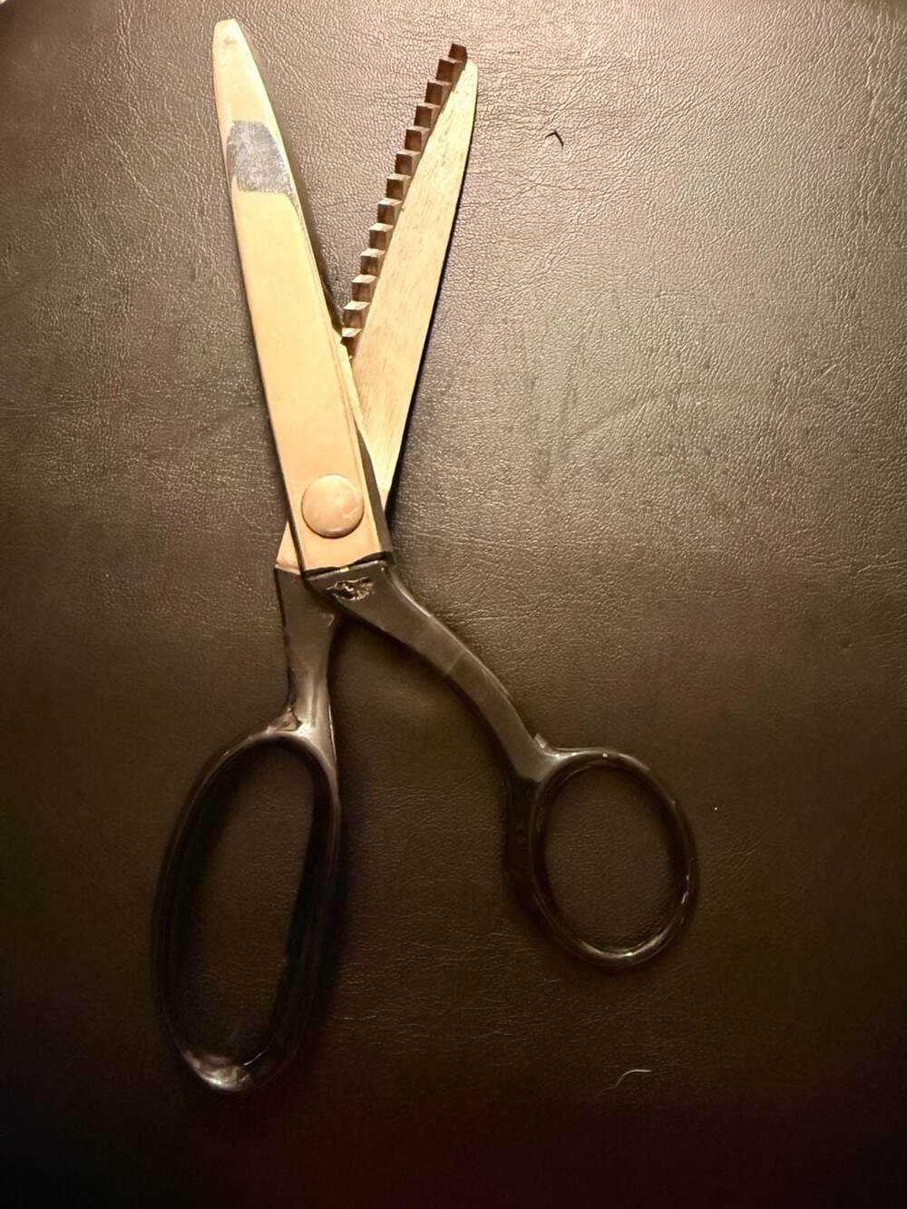 Wiss Model C Pinking Shears 9 Inch Vintage Black Handle Zig Zag Scissors